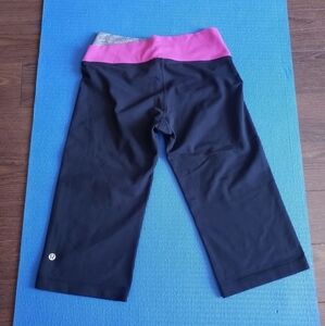 Lululemon Astro Capri Waisted Yoga Goove